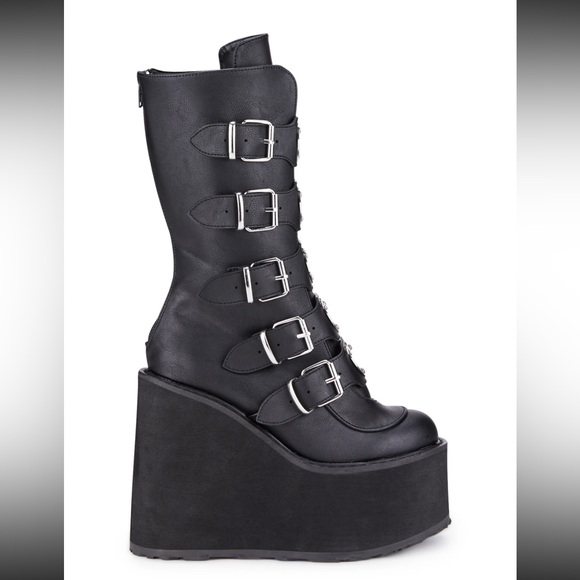 Demonia Lovesick trinity boots Size US 8